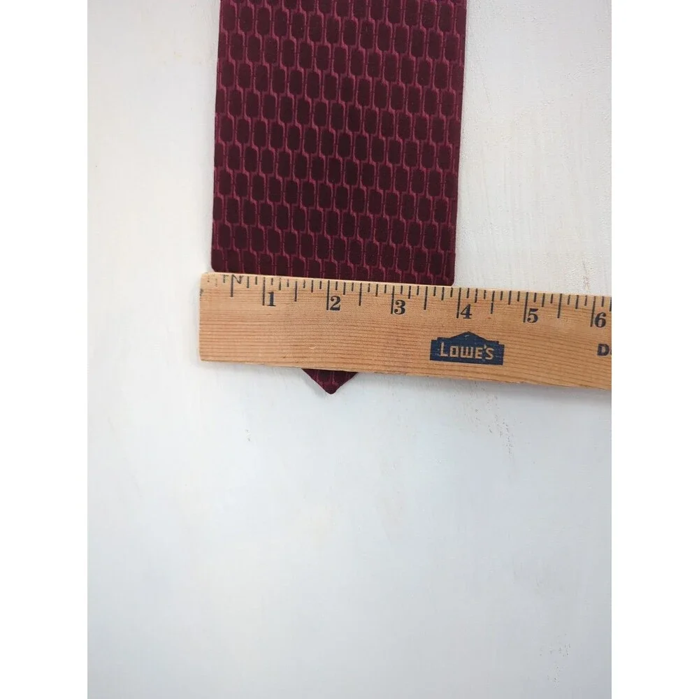 LONGCHAMP Paris Burgundy 100% Silk Honeycomb Tie Designer Old Money Luxury